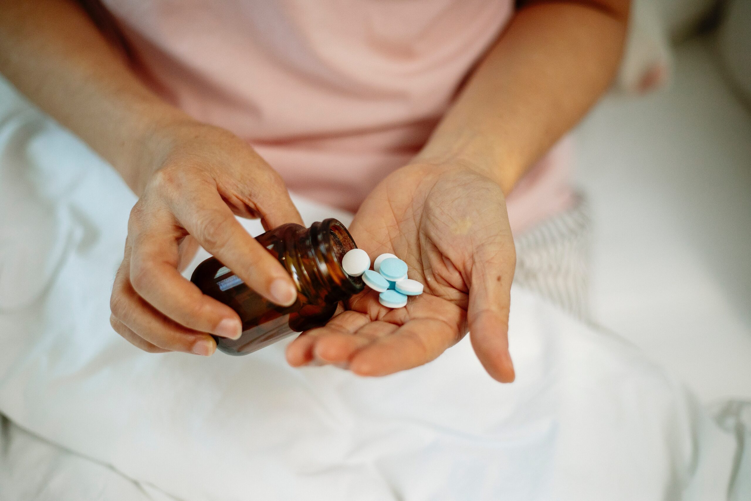 How To Manage Pain While Avoiding Prescription Drug Addiction